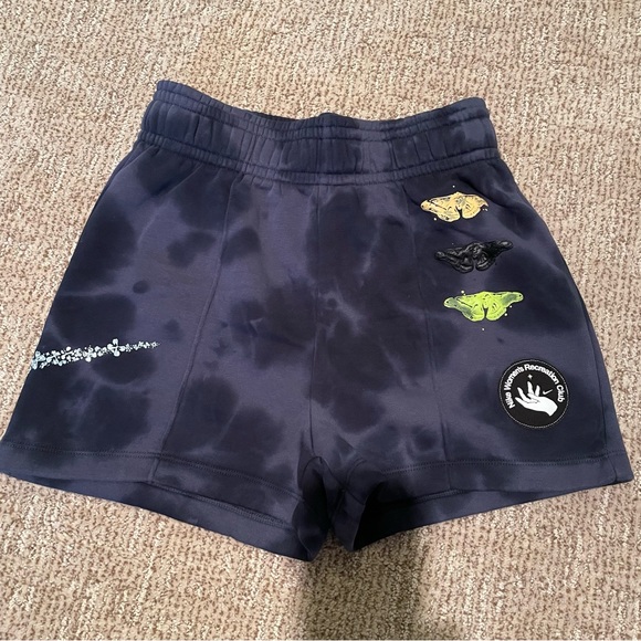 Super cute Nike fleece shorts size S - Picture 2 of 4